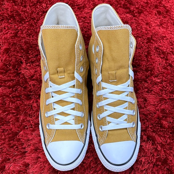 Converse Chuck Taylor All Stars Beige Canvas Men’s 9 Women’s 11 High Top Tan New - Picture 3 of 5